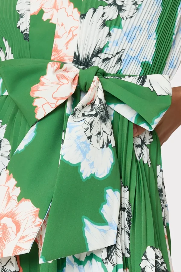 liora_petals_in_bloom_ple_2-3.webp Guest Of Dresses-MILLY Liora Petals In Bloom Pleated Dress Green Multi